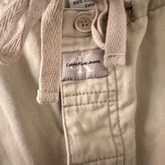 Vintage khaki calvin klein shorts - Picture 2 of 4